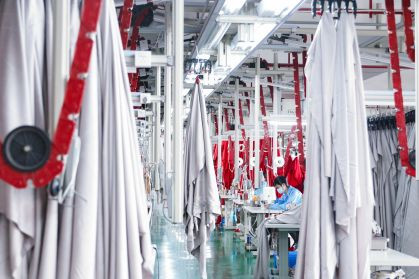 “工業(yè)”+“旅游”！帶你走進衣拿智能客戶工廠——老裁縫家居創(chuàng)意園！